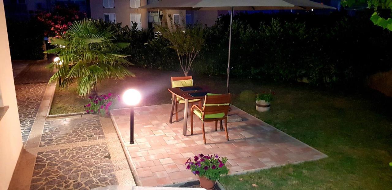 Apartmani Assa Krk 克尔克 外观 照片