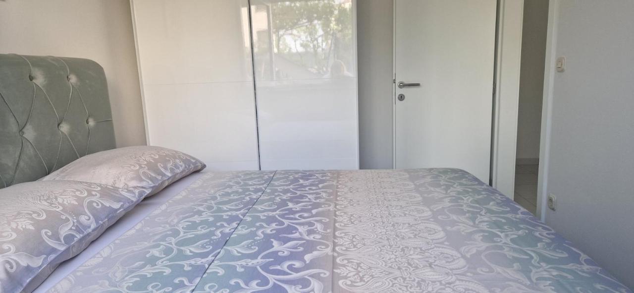Apartmani Assa Krk 克尔克 外观 照片