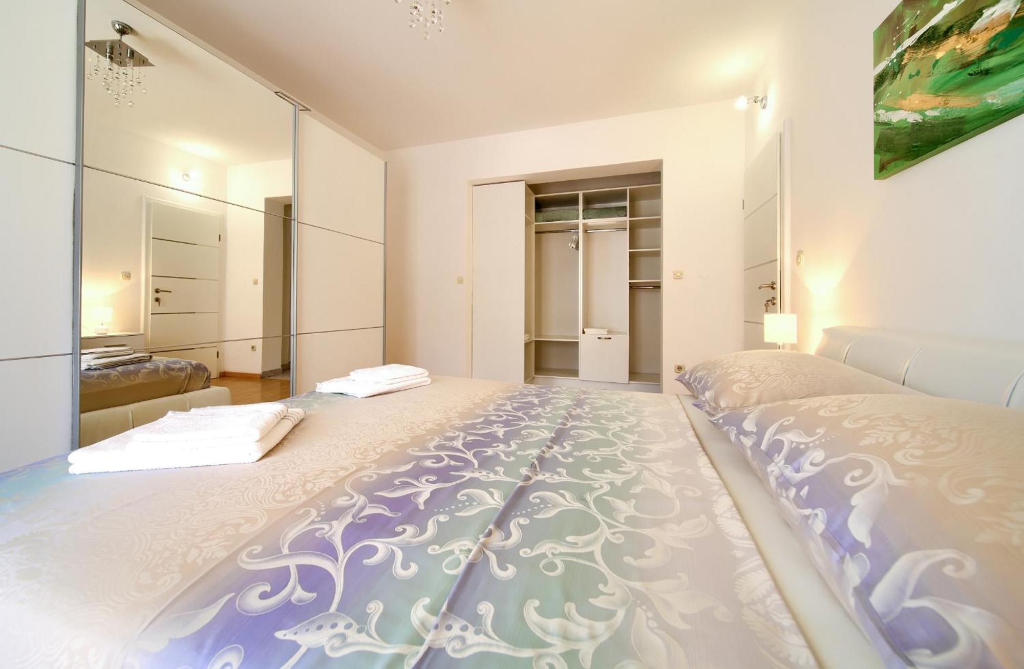 Apartmani Assa Krk 克尔克 外观 照片